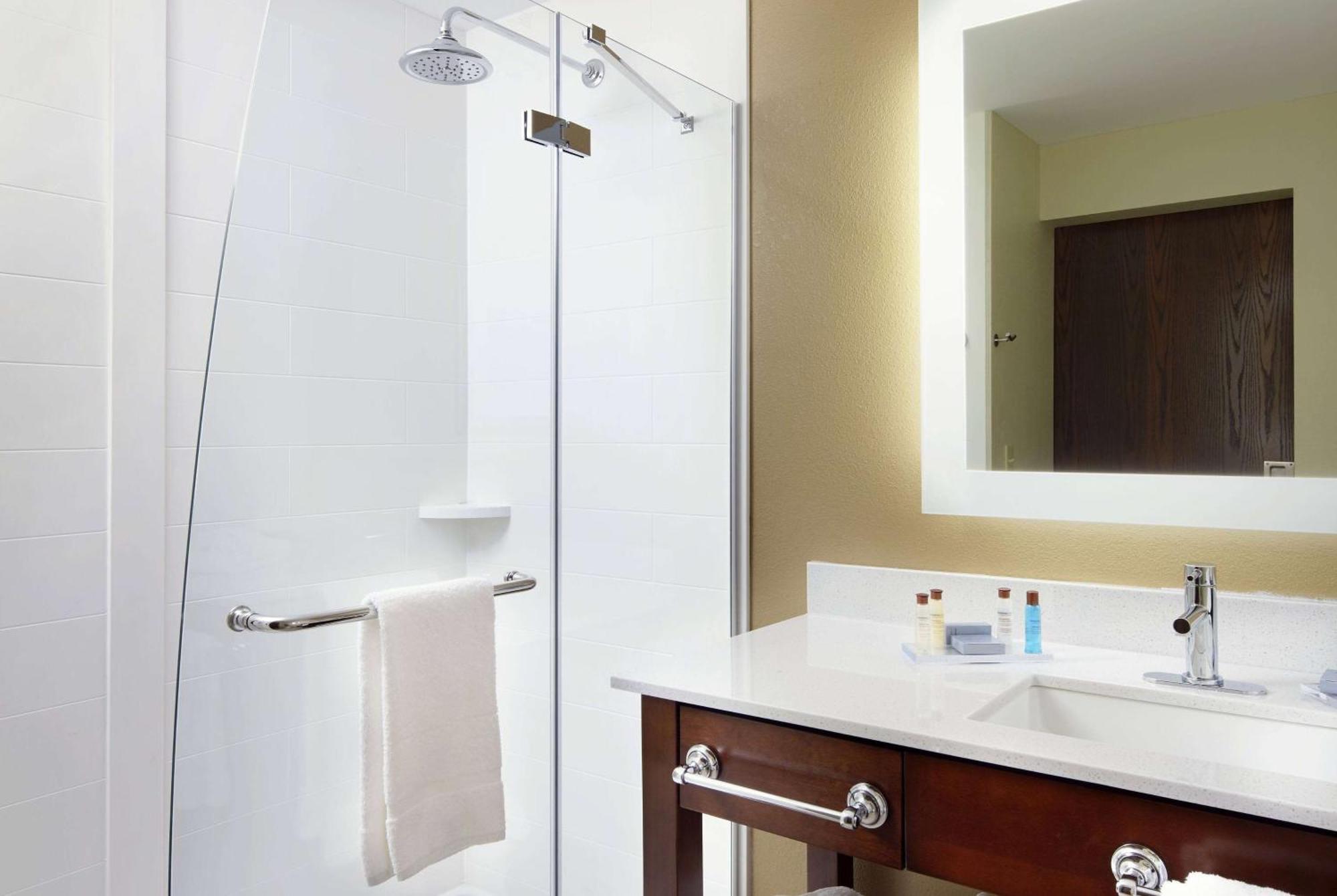 Hawthorn Suites By Wyndham Bridgeport Extérieur photo