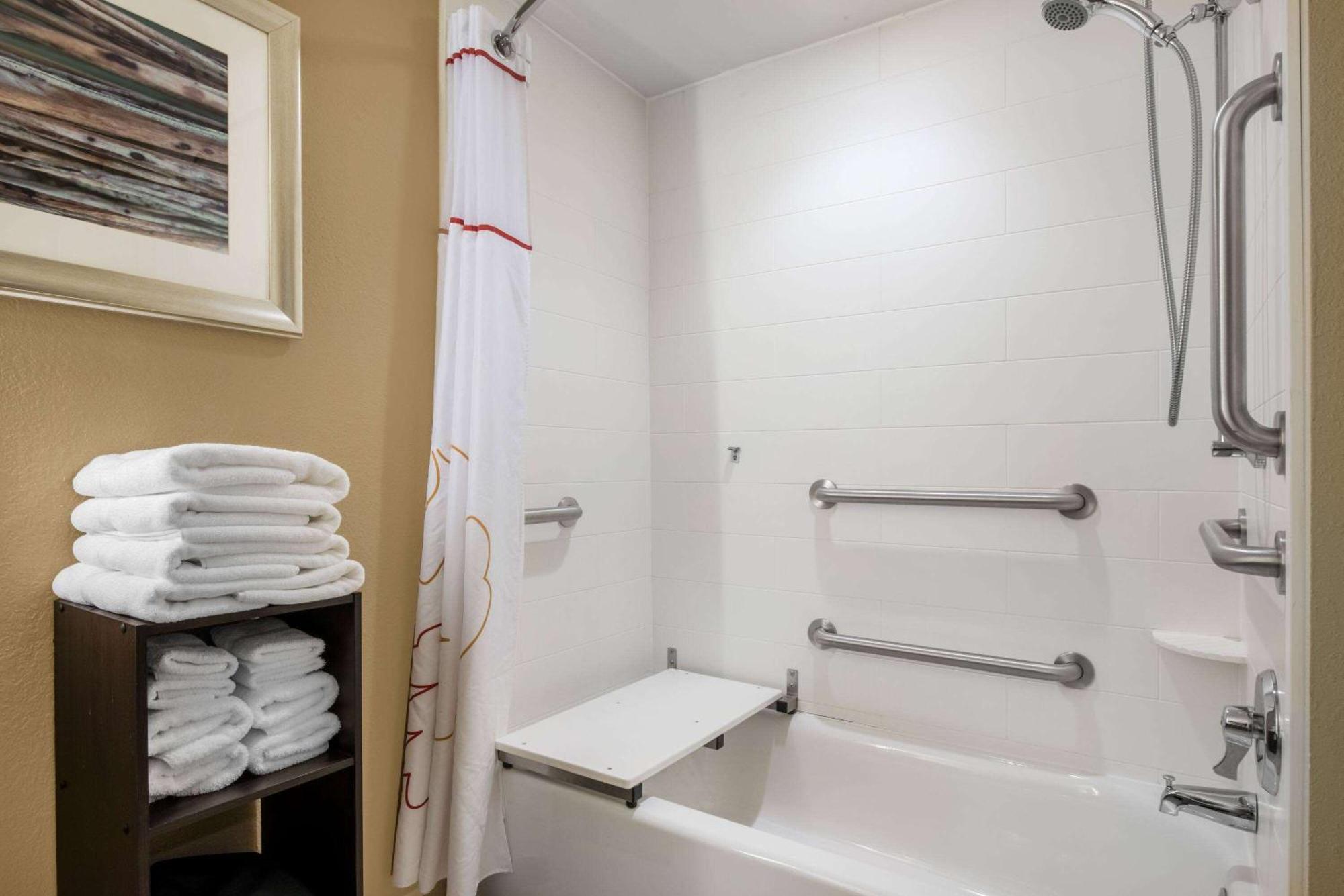 Hawthorn Suites By Wyndham Bridgeport Extérieur photo