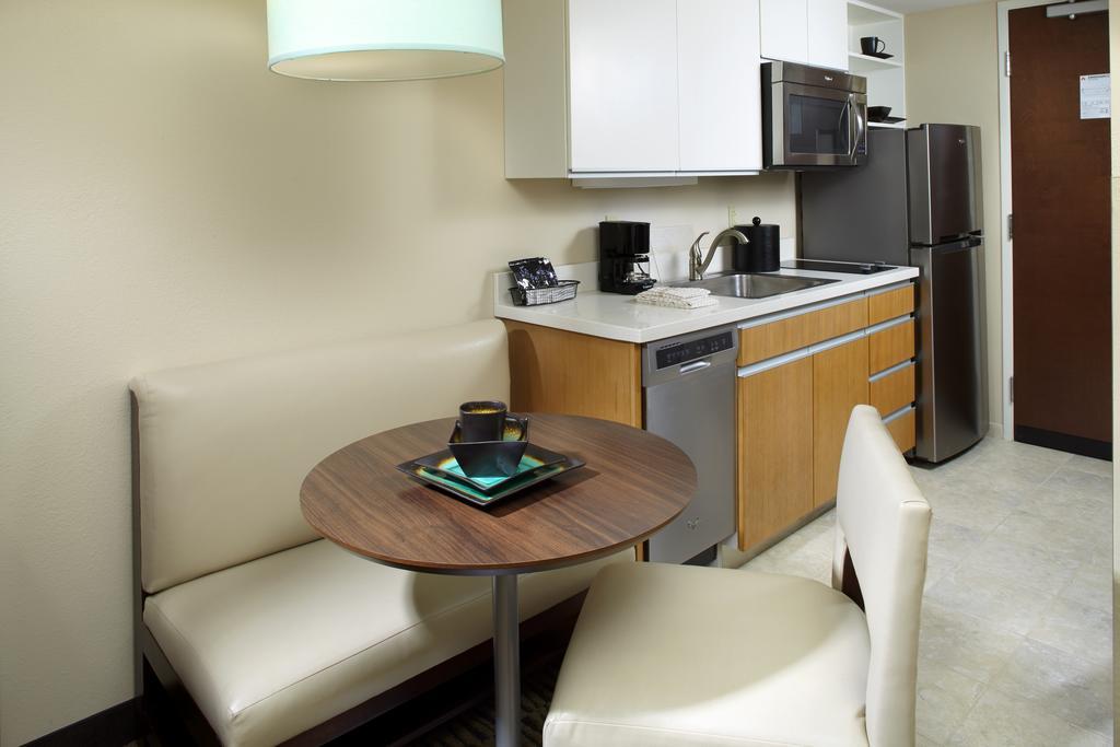 Hawthorn Suites By Wyndham Bridgeport Extérieur photo